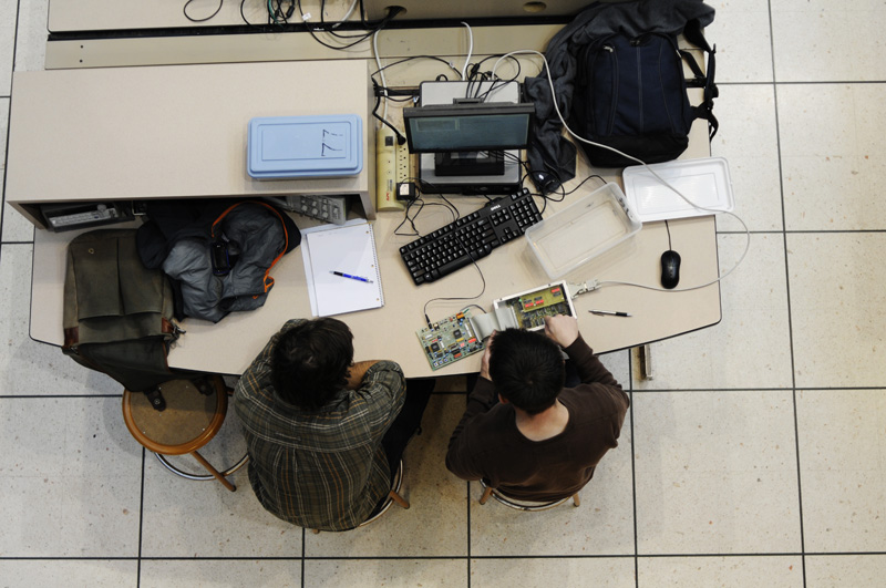 Queen's Faculty of Engineering and Applied Science has undergone significant changes since the mid-1990s to increase focus on design and integrated learning