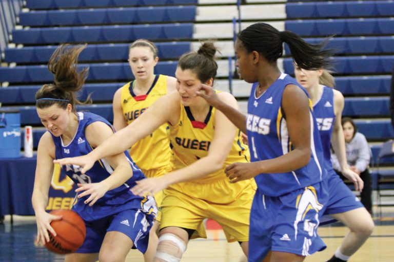 The women’s basketball team won two straight home games this weekend to move into third place in the OUA East.