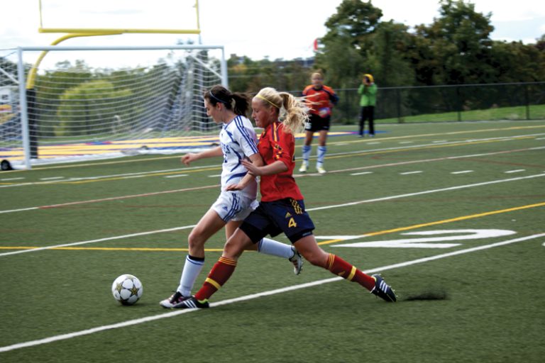 Queen’s Breanna Burton scored four goals on the weekend.