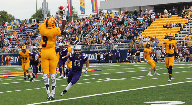 Receiver Chris Osei-Kusi makes a catch during Saturday's game