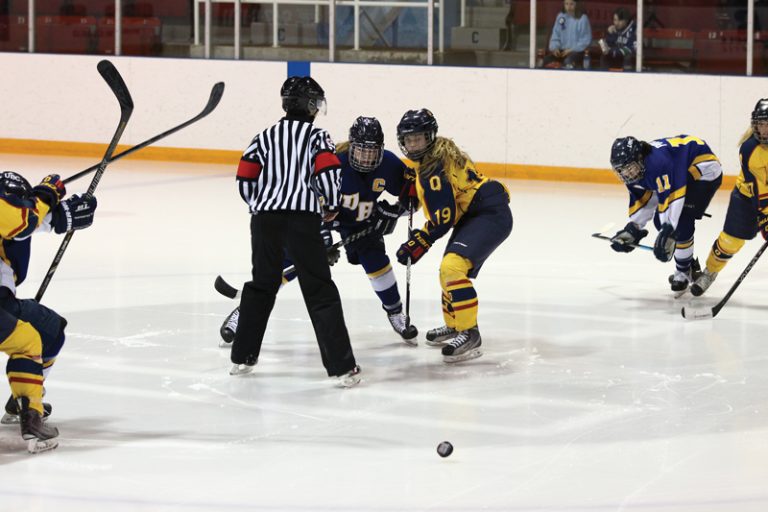 Queen’s dropped three straight one-goal games last weekend