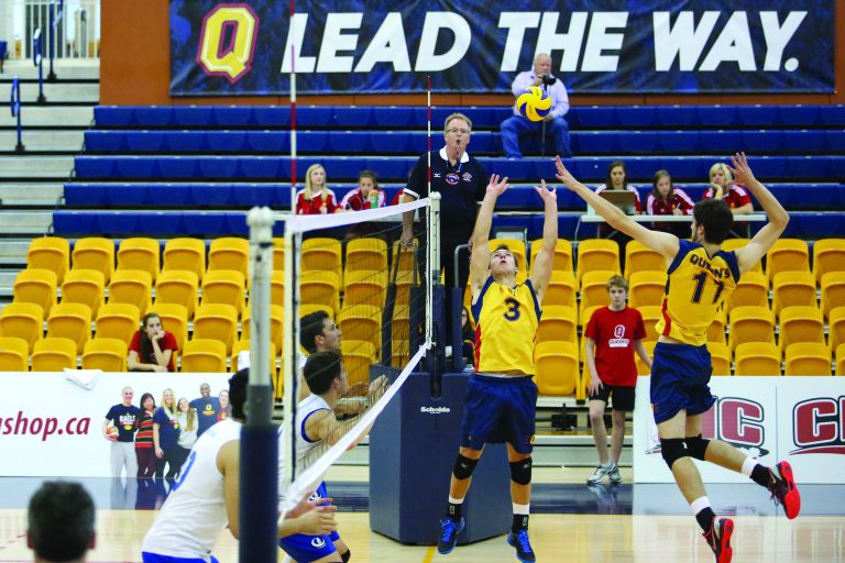 Third-year Matt Bonshor (3) replaces the departed Jackson Dakin as Queen’s starting setter.