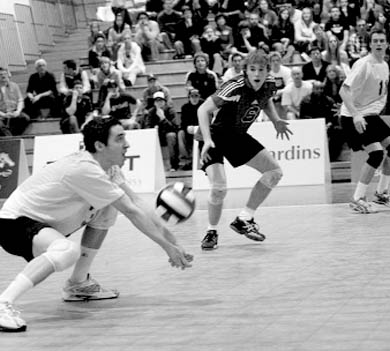 Queen’s keeps the ball alive in CIS championship action.