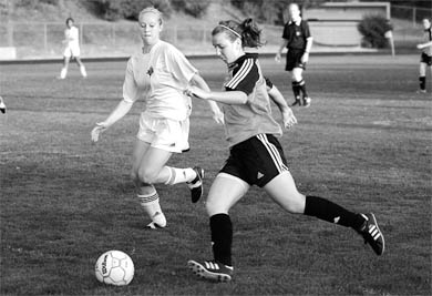The Gaels manoeuvered to a 5-3 win over the Trent Excalibur.
