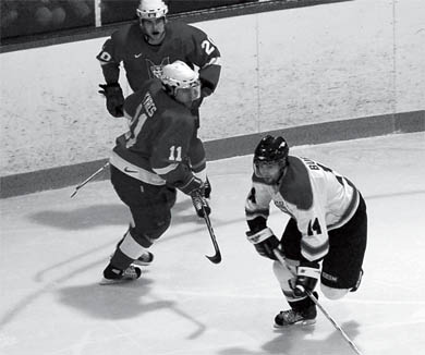 Men’s hockey lost 3-1 to the McGill Redmen at home in Jock Harty on Friday.
