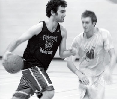 Jordan Balaban (left) and Ryan Hairsine scrimmage at practice on Wednesday.