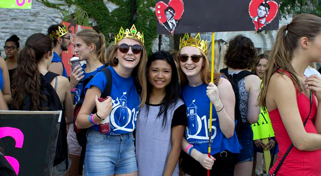 Mariano (middle) with two of her Gaels during Frosh Week.
