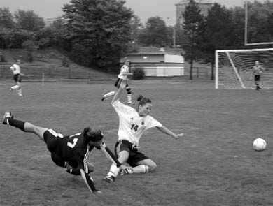 The women’s and men’s soccer teams kicked off their seasons with impressive performances last weekend.