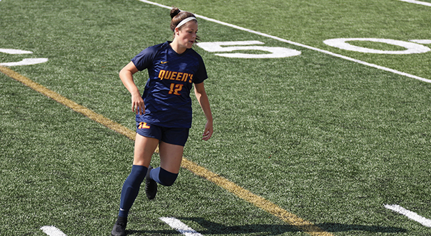 The women’s soccer team ended the weekend tied for third in the OUA.