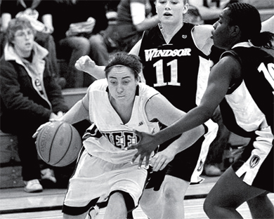 Claire Meadows scored 37 points in Friday’s game against the Windsor Lancers.